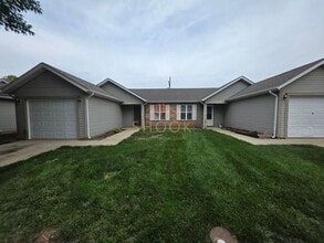 Building Photo - 2712/2714 Plaza Ln