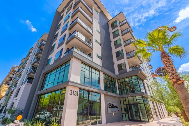 Building Photo - Stunning 2 bedroom with a Den at Edison Mi...