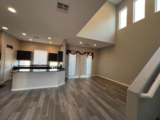 Building Photo - Norhwest - Gated