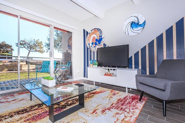Foto del edificio - 6036 Ridgecrest Rd