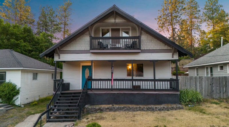 Primary Photo - 719 E 9th Ave