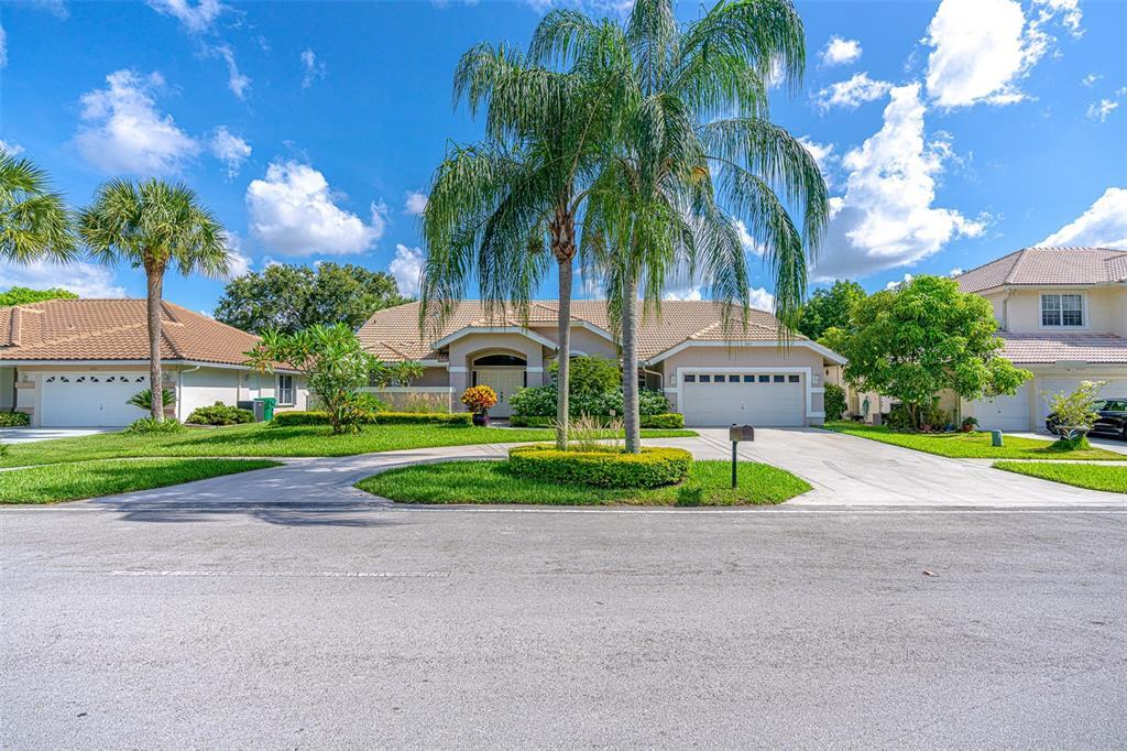 Foto principal - 6429 NW 50th St