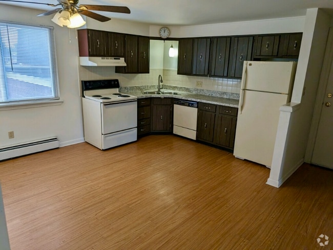 Building Photo - 110 Losson Rd