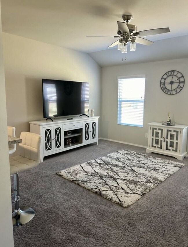 Foto del edificio - Beautiful 3 Bedroom / 2 Bathroom home in Southwest Oklahoma City!