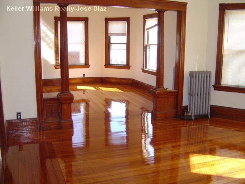Primary Photo - 24 Tyndall Ave