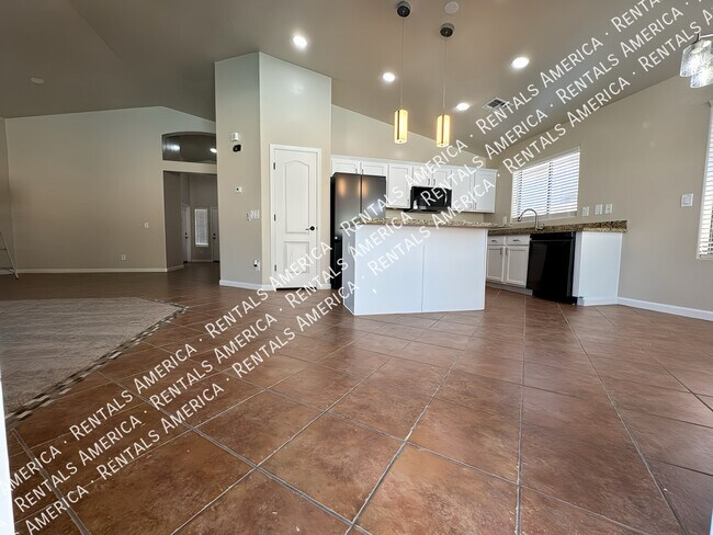 Building Photo - 17649 N Vera Cruz Ave