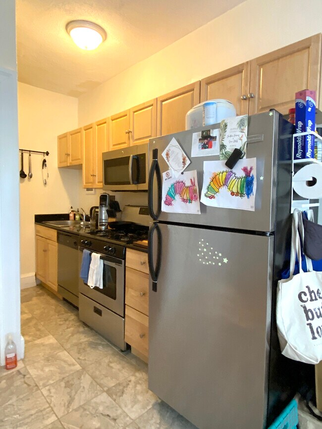 Building Photo - 1069 Beacon St