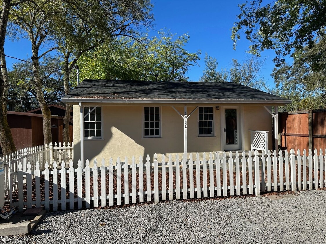 10139 Old Redwood Hwy Unit 10139, Windsor, CA 95492 Room for Rent in