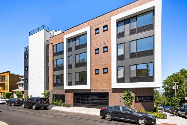 Foto del edificio - 4525 BERGENWOOD Ave