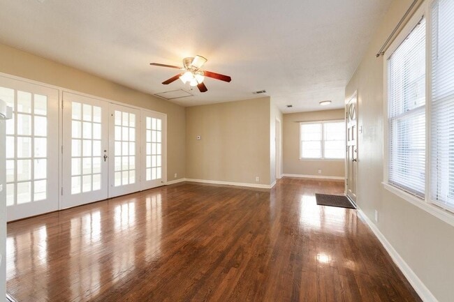 Building Photo - 1017 Ellingson Ln