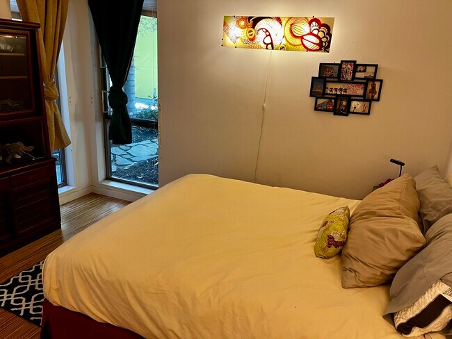 Dormitorio - 1201 Pine St