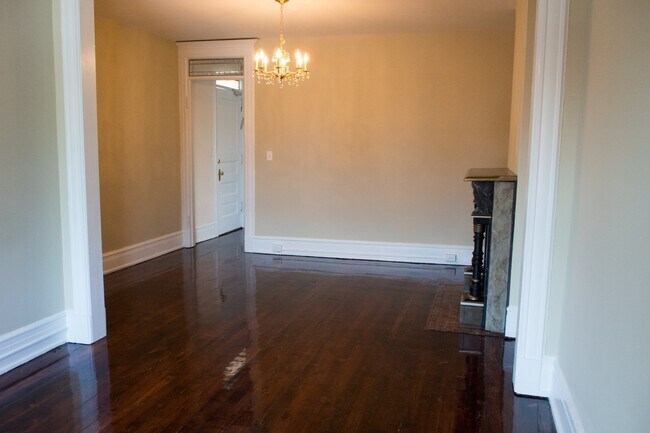 Building Photo - 228 Allen St