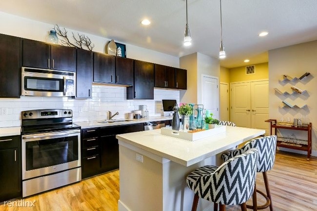 Building Photo - 3499 Rockmont Dr