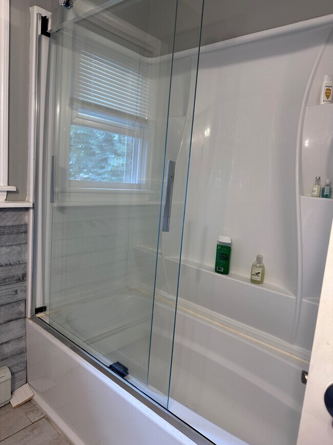 Foto del edificio - 107 Fairview Ave