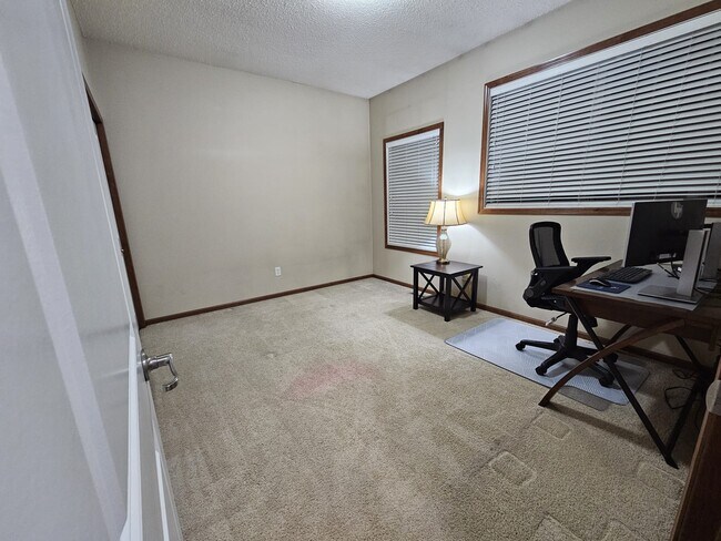 Building Photo - 16709 50th Ct N
