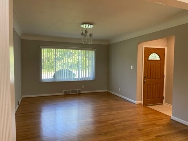 Foto del edificio - 9674 16 1/2 Mile Rd