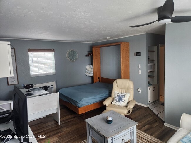 Building Photo - 390 W Cocoa Beach Causeway