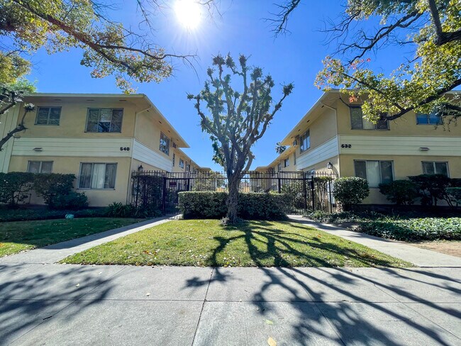 Foto del edificio - 540 E Washington Blvd