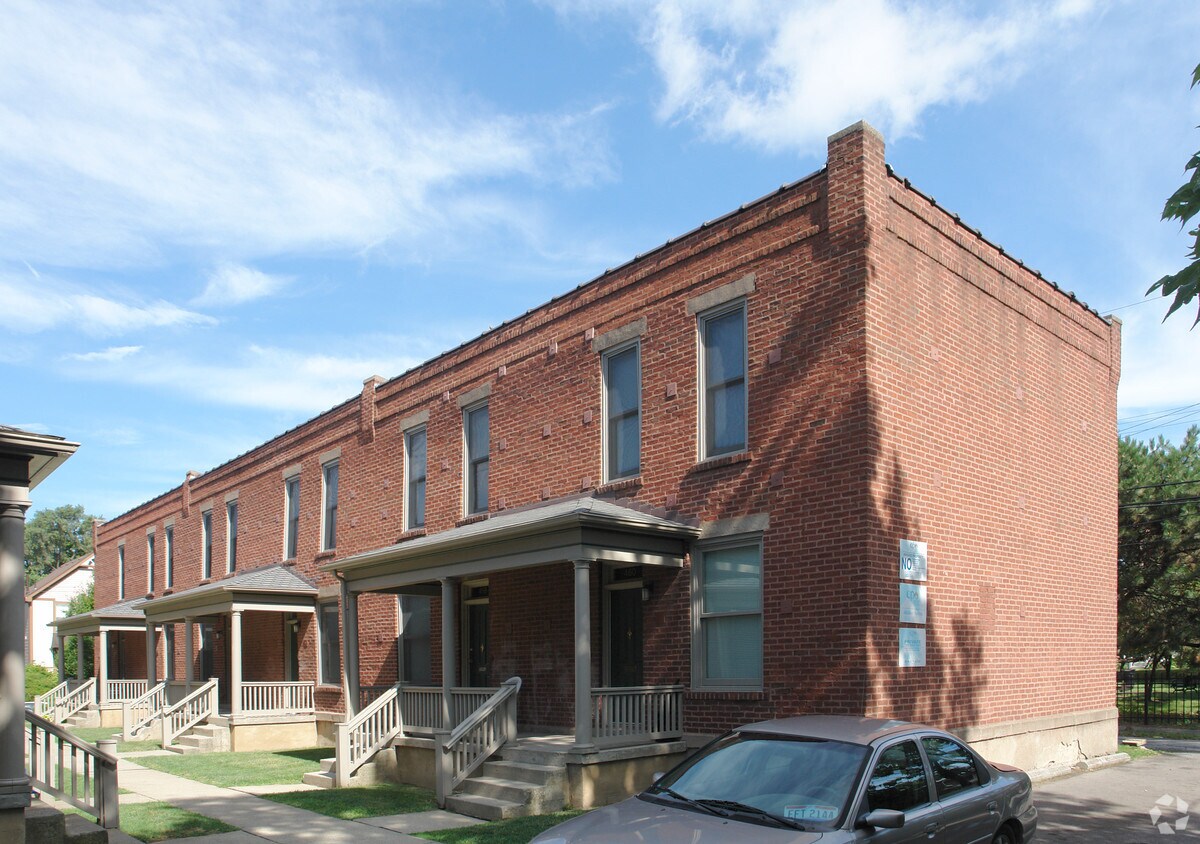 Building Photo - 450-460 Helen Ct