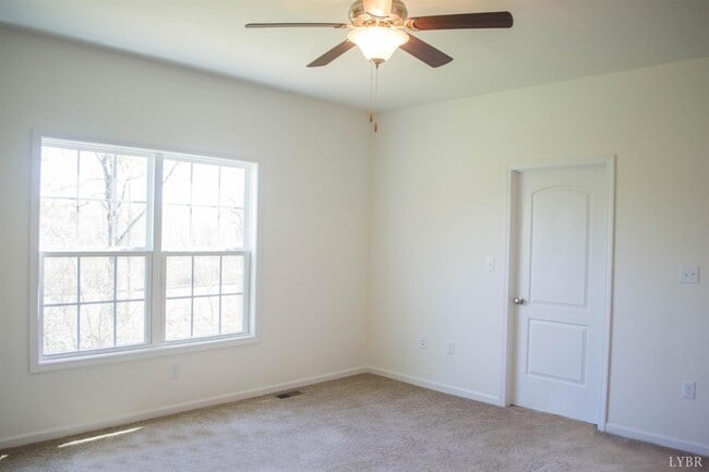 Building Photo - 105 Red Maple Ct