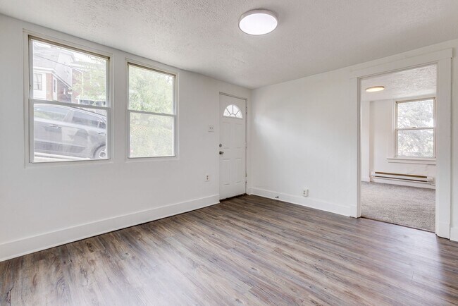 Photo - 424 William St Apartment