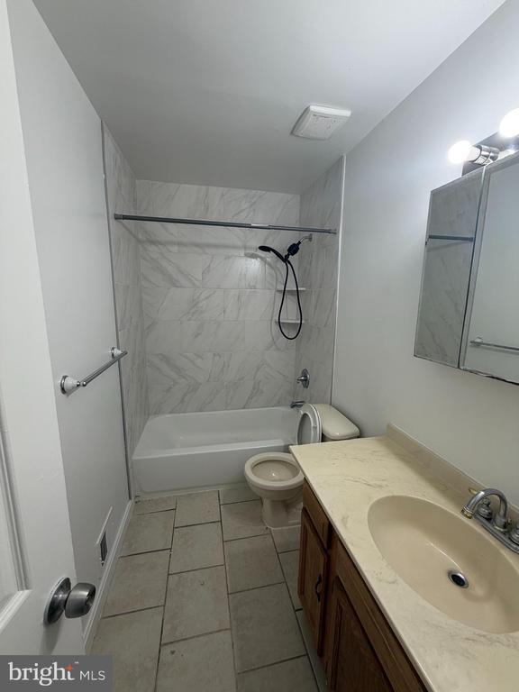 Foto del edificio - 9259 Byrd Dr