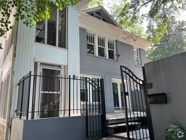 Building Photo - 395 8th St NE
