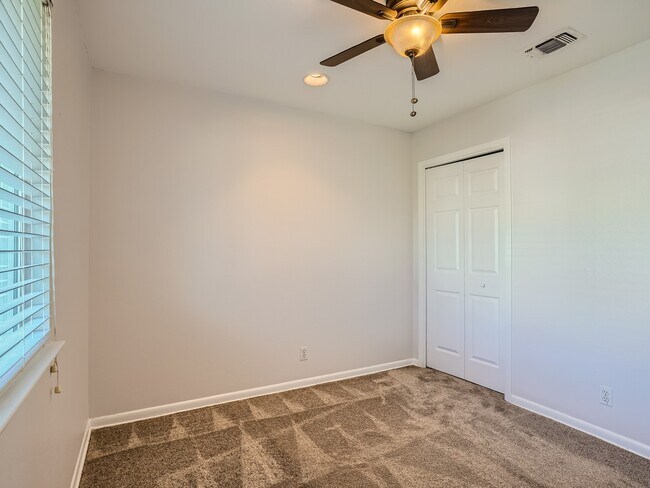 Building Photo - 2501 Audubon Pl