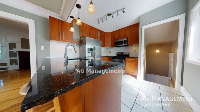 Foto del edificio - 422 W Twelve Mile Rd