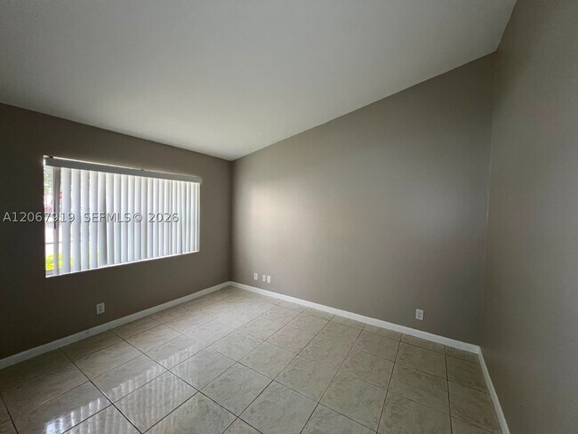 Building Photo - 1591 Springside Dr