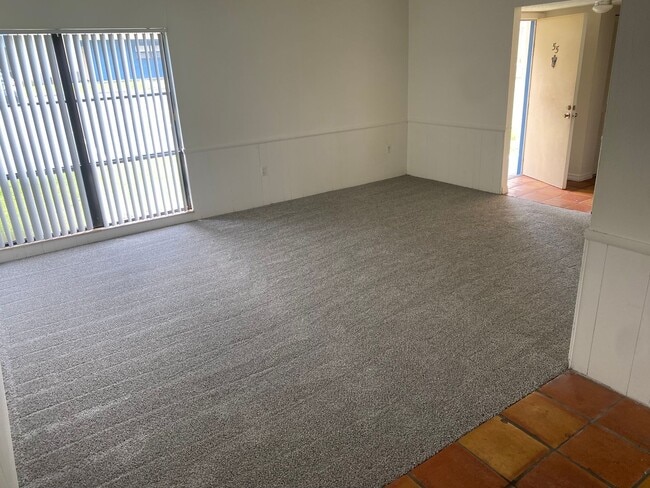 Building Photo - * MOVE IN SPECIAL - 2ND MONTHS RENT FREE *...