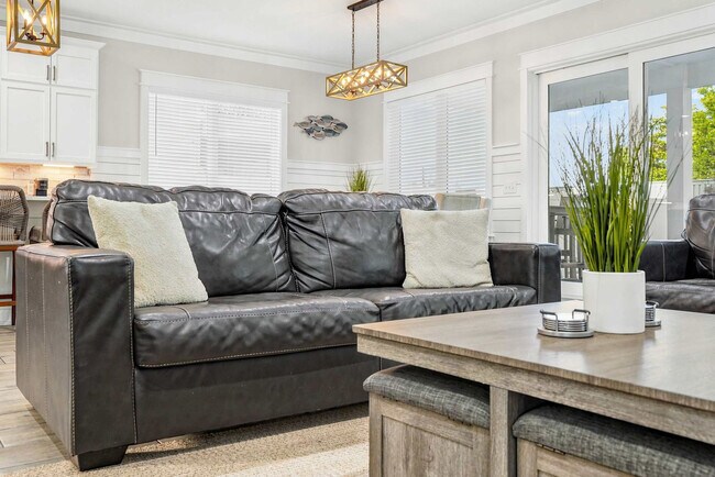 Foto del edificio - 322 E Lakeshore Dr