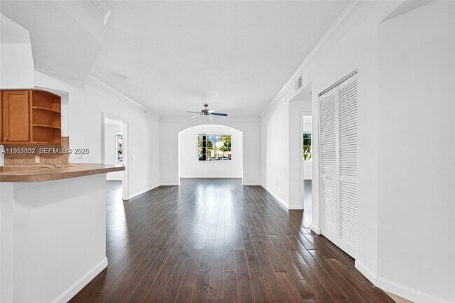 Foto del edificio - 2101 Myrtlewood Cir E