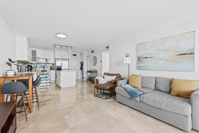 Foto del edificio - 600 NE 36th St