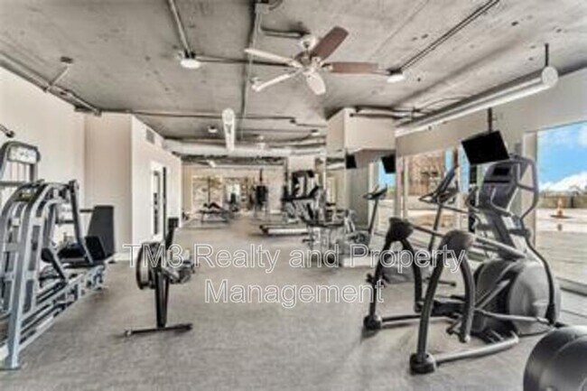 Foto del edificio - 600 E 8th St