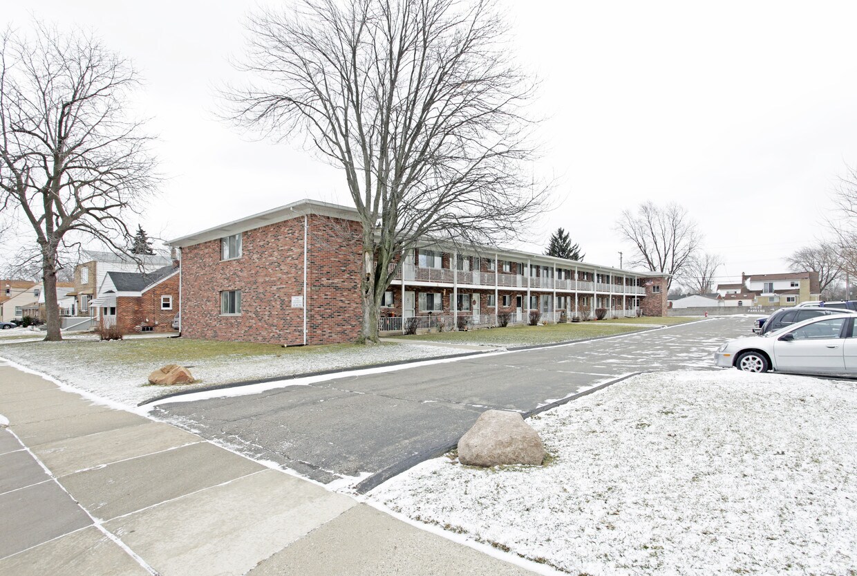 17900 Glendale, Roseville, MI 48066 Apartments in Roseville, MI