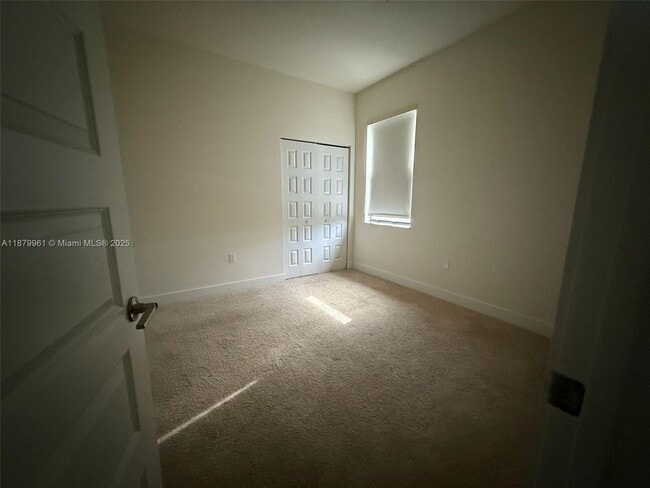 Foto del edificio - 7905 NW 104th Ave