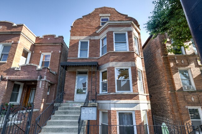 Building Photo - 2321 W 22nd Pl