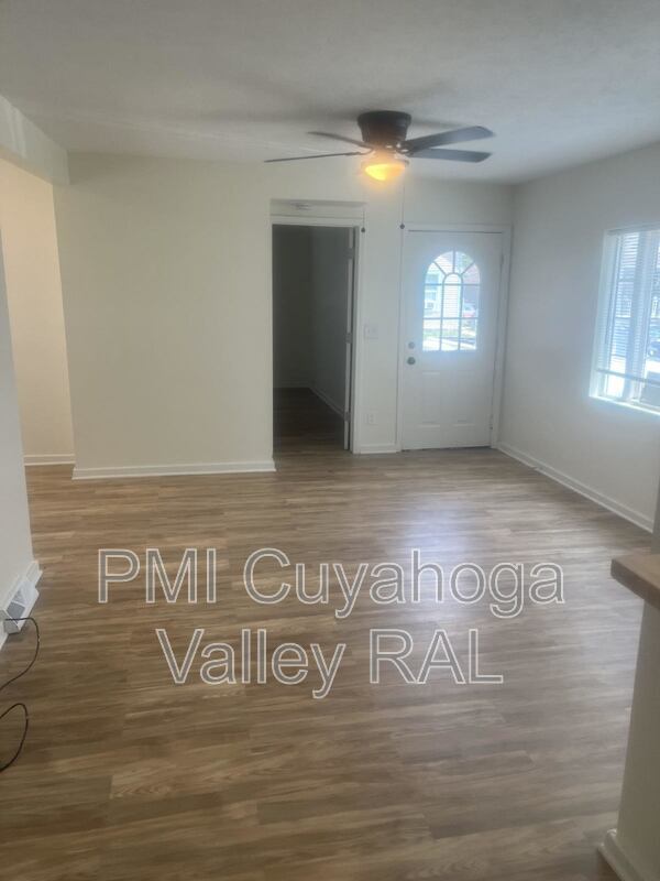 Foto del edificio - 3128 W 56th St