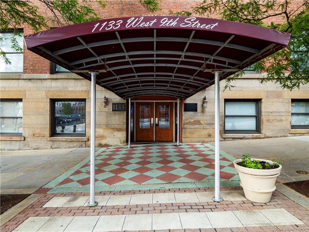 Foto principal - 1133 W 9th St
