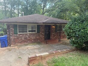 Building Photo - 2381 Elldale Ave