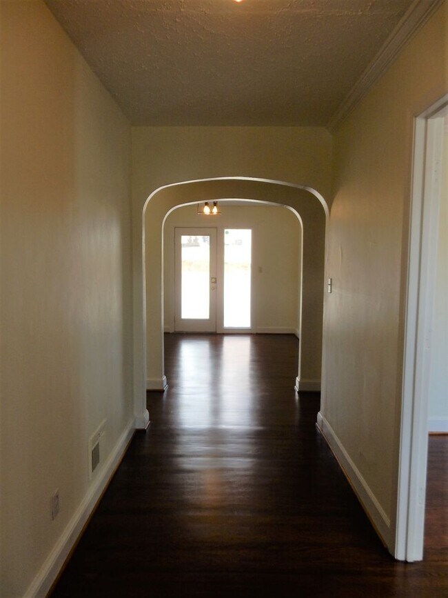 Foto del edificio - 3 BR home, convenient to Downtown Vinton!