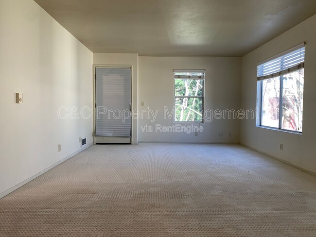 Building Photo - 622 Celebration Ct