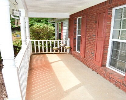 Building Photo - 2233 Wagon Wheel Trl