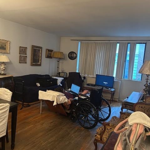 Foto del edificio - 44 E 12th St