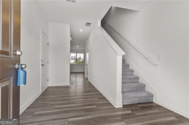 Building Photo - 103 Rydal Wy