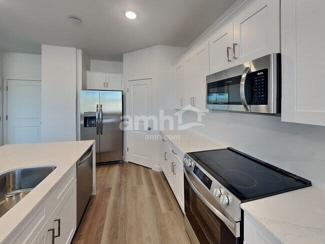 Foto del edificio - 9726 W Luxton Ln