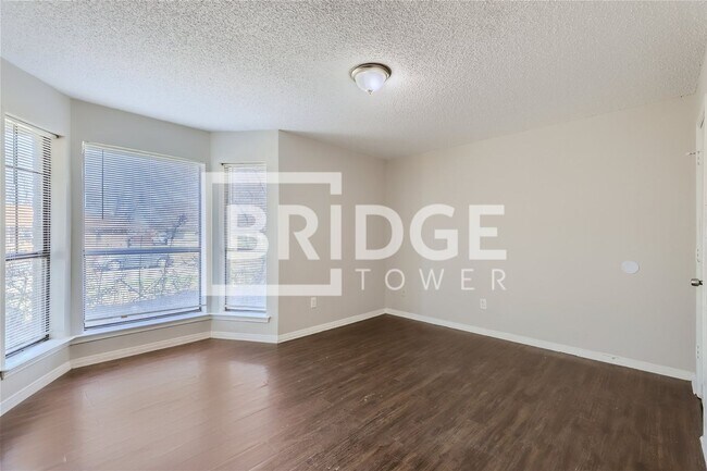Building Photo - 106 Cedar View Dr