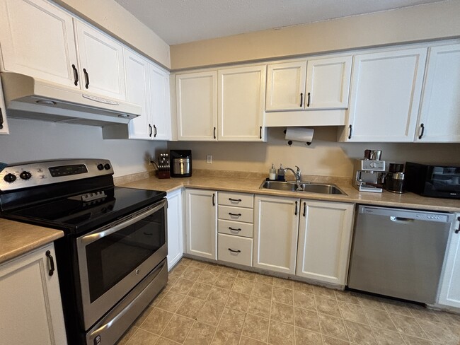 Photo du bâtiment - 645 Basswood St