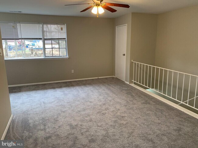 Foto del edificio - 810 N Forklanding Rd